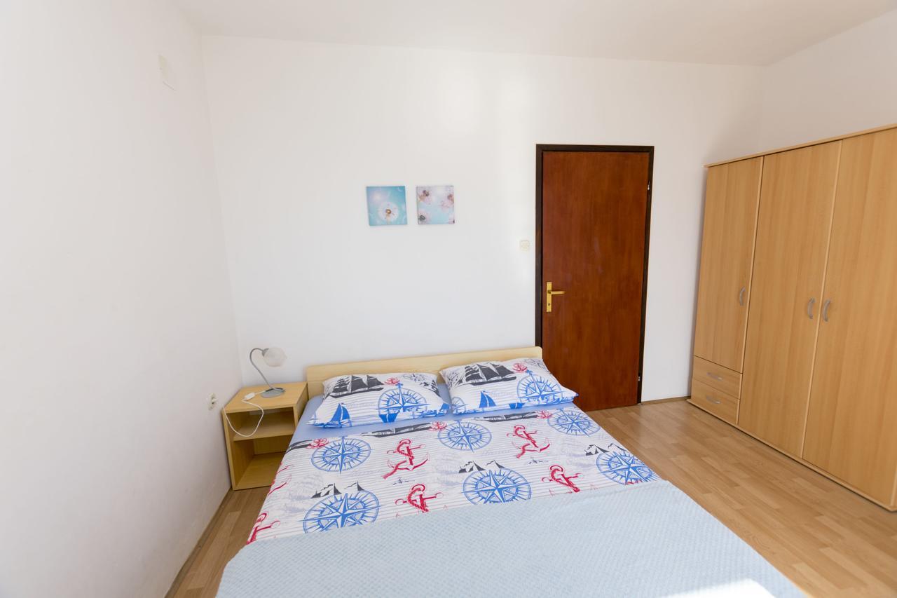 Apartments Ksenija Primosten Exterior photo