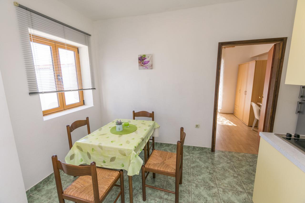 Apartments Ksenija Primosten Exterior photo