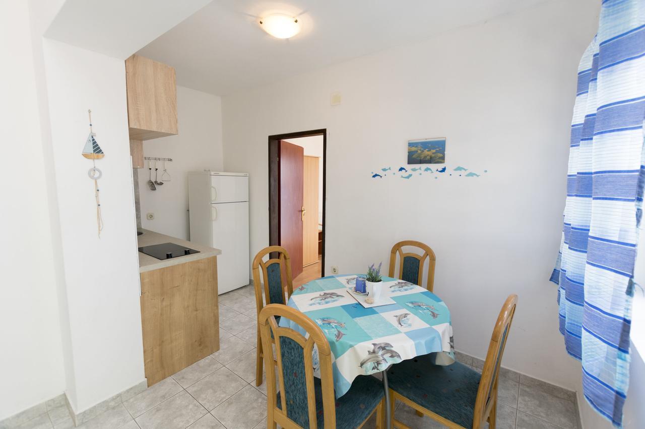 Apartments Ksenija Primosten Exterior photo