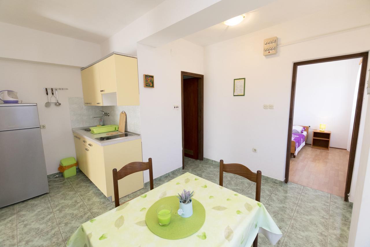 Apartments Ksenija Primosten Exterior photo
