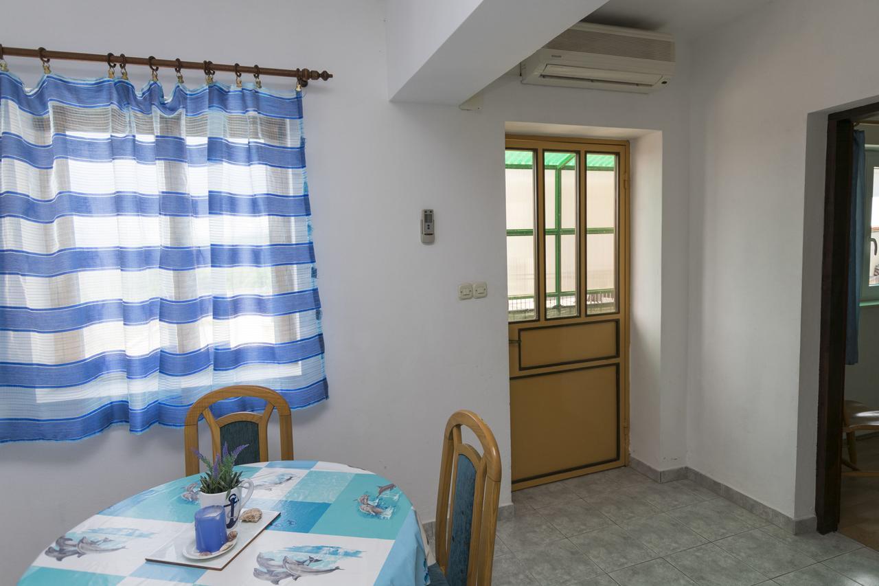 Apartments Ksenija Primosten Exterior photo