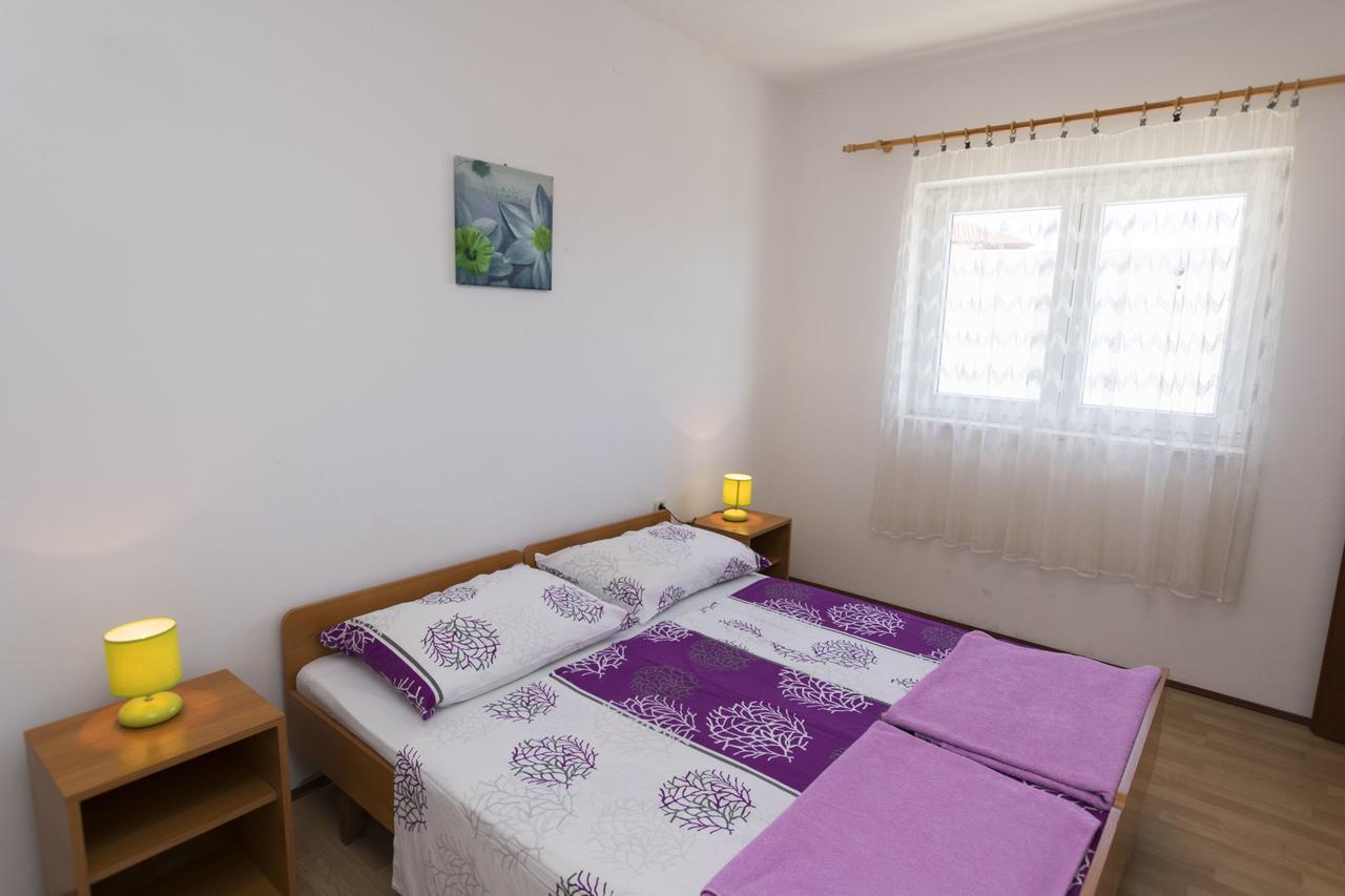 Apartments Ksenija Primosten Exterior photo