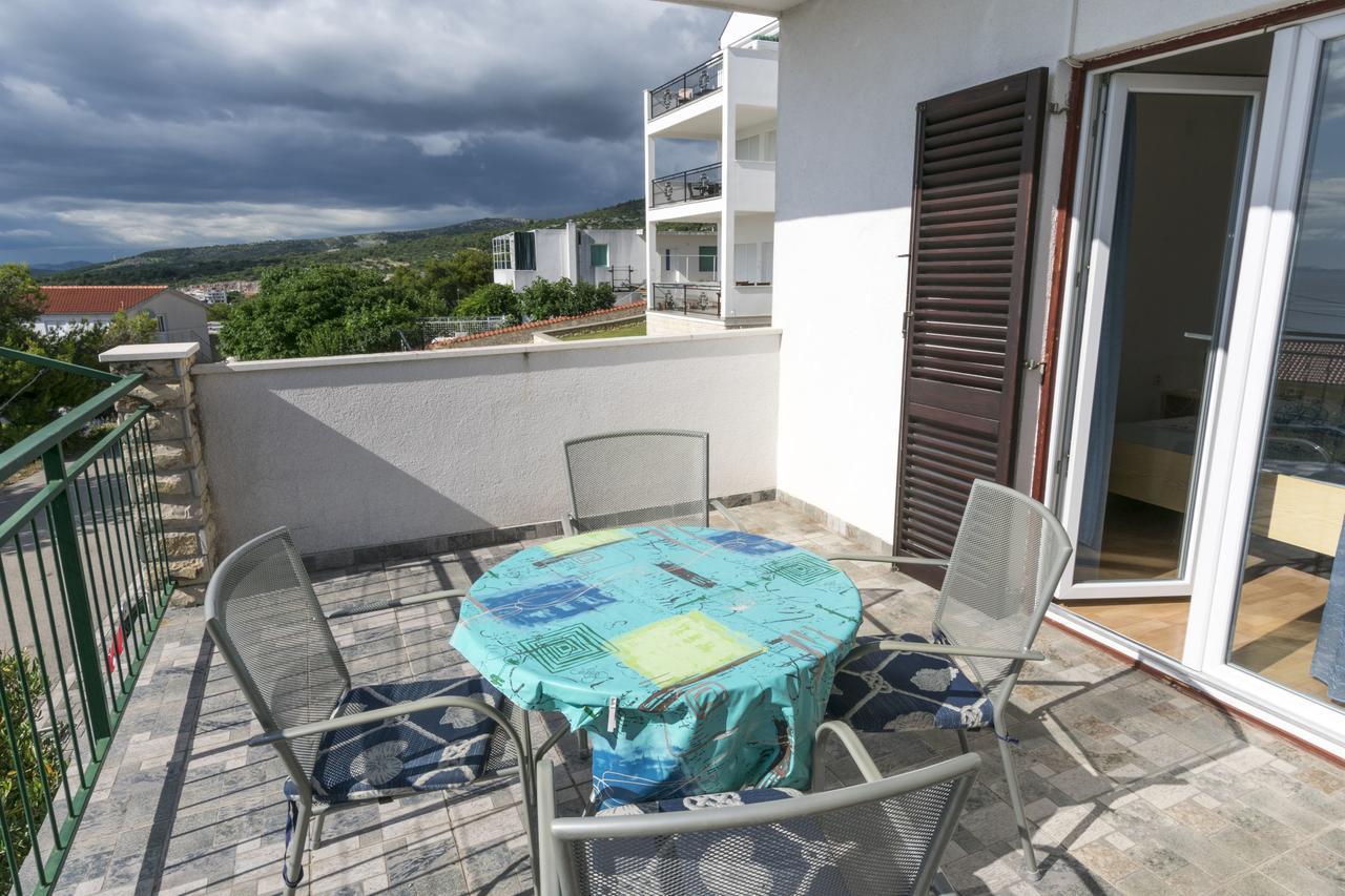 Apartments Ksenija Primosten Exterior photo